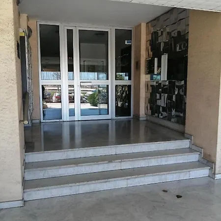 Joli Bord De Mer, Clim, Balcon, Parking Privé Appartement Menton