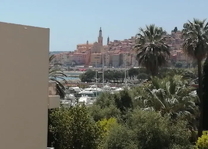 Joli Bord De Mer, Clim, Balcon, Parking Privé *