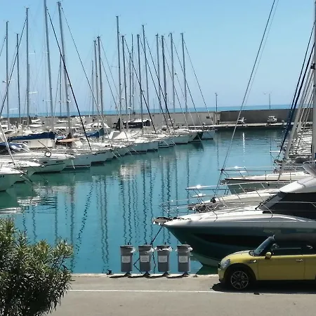 Joli Bord De Mer, Clim, Balcon, Parking Privé *