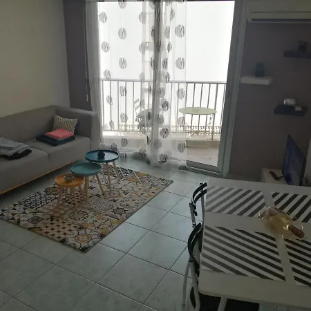 Joli Bord De Mer, Clim, Balcon, Parking Privé Menton