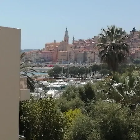 Joli Bord De Mer, Clim, Balcon, Parking Prive *