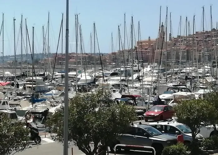 Joli Bord De Mer, Clim, Balcon, Parking Prive * Menton