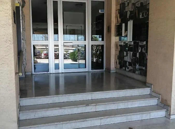 Joli Bord De Mer, Clim, Balcon, Parking Prive Apartment Menton