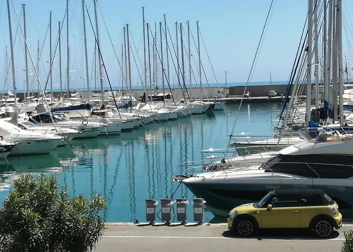 Joli Bord De Mer, Clim, Balcon, Parking Prive *