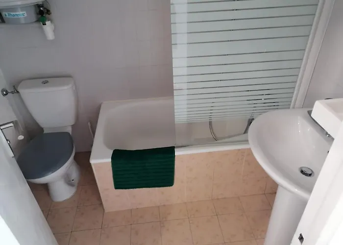 Joli Bord De Mer, Clim, Balcon, Parking Prive